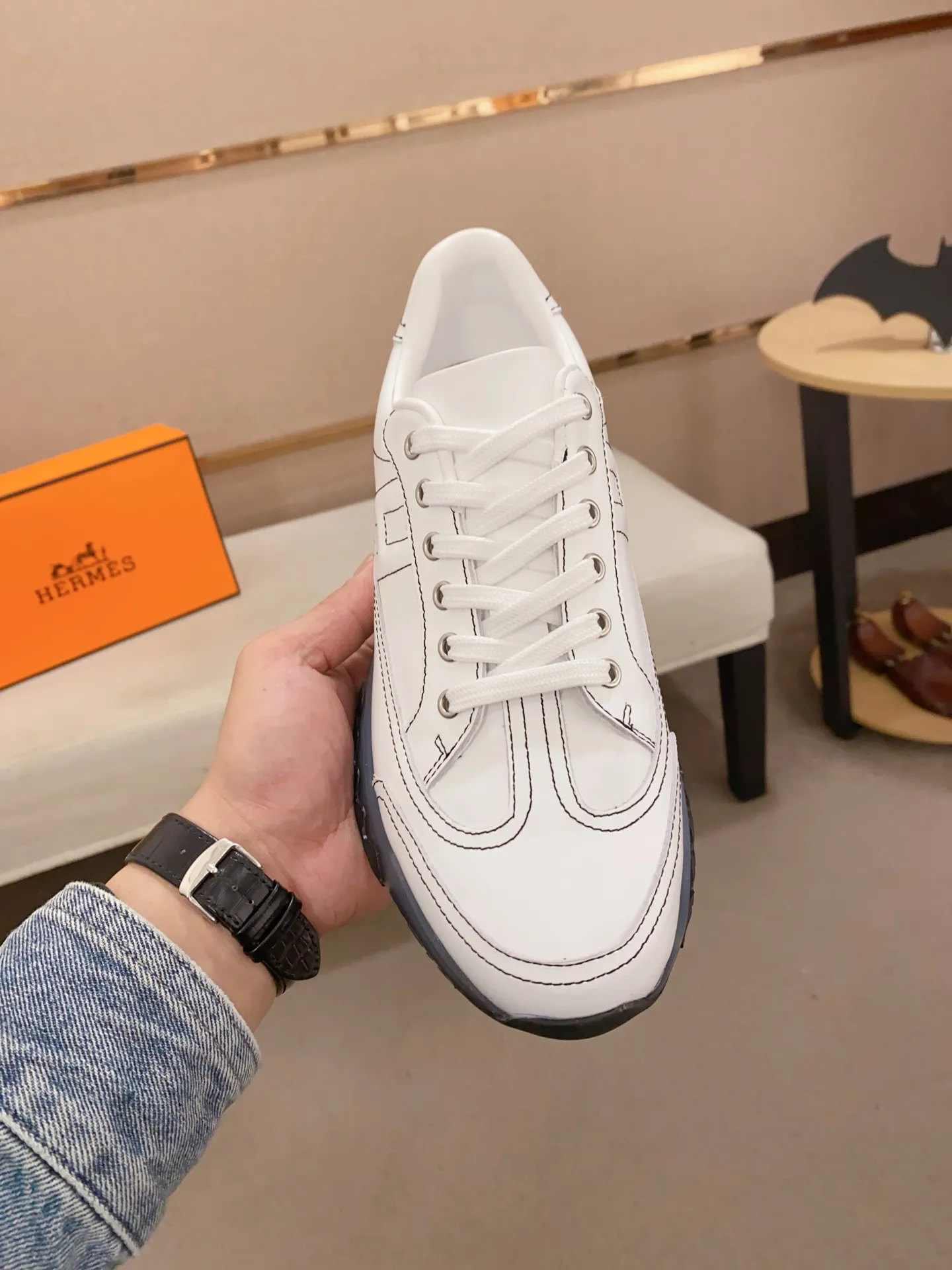 Ex-factory price: 500💰《HERMES》【Classic Original Version】Hermès; Top 🔝 Purchasing Agency 🔍🔍Men's latest 🇺🇸 counters are sold simultaneously, original imported from Italy ▲▲First-layer cowhide ▲▲ (high-end, extravagance and class) times) Exquisite workmanship (Italian 🇮🇹Imported water-dyed 🐂cowhide lining) sole: Original sole provided by the original factory, ⚠️exclusive double-layer activity·TPR·rubber·combined molded outsole; super comfortable·wear-resistant·non-slip·environmental protection The real thing is more beautiful if you take the real thing (high quality, follow the order), you can enter and exit the counter at will * Number of yards: 38·39·40·41·42·43·44# (can be customized 45.)